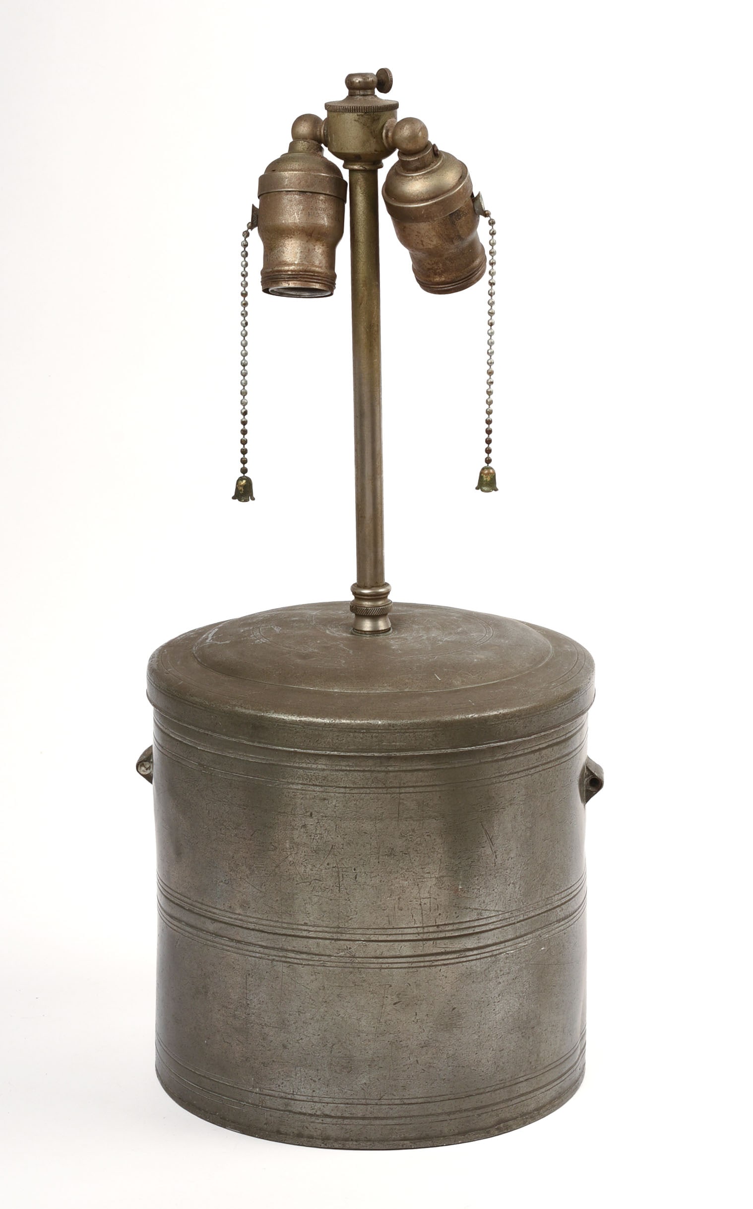 18TH C. Pewter Covered Jar (1 of 4)