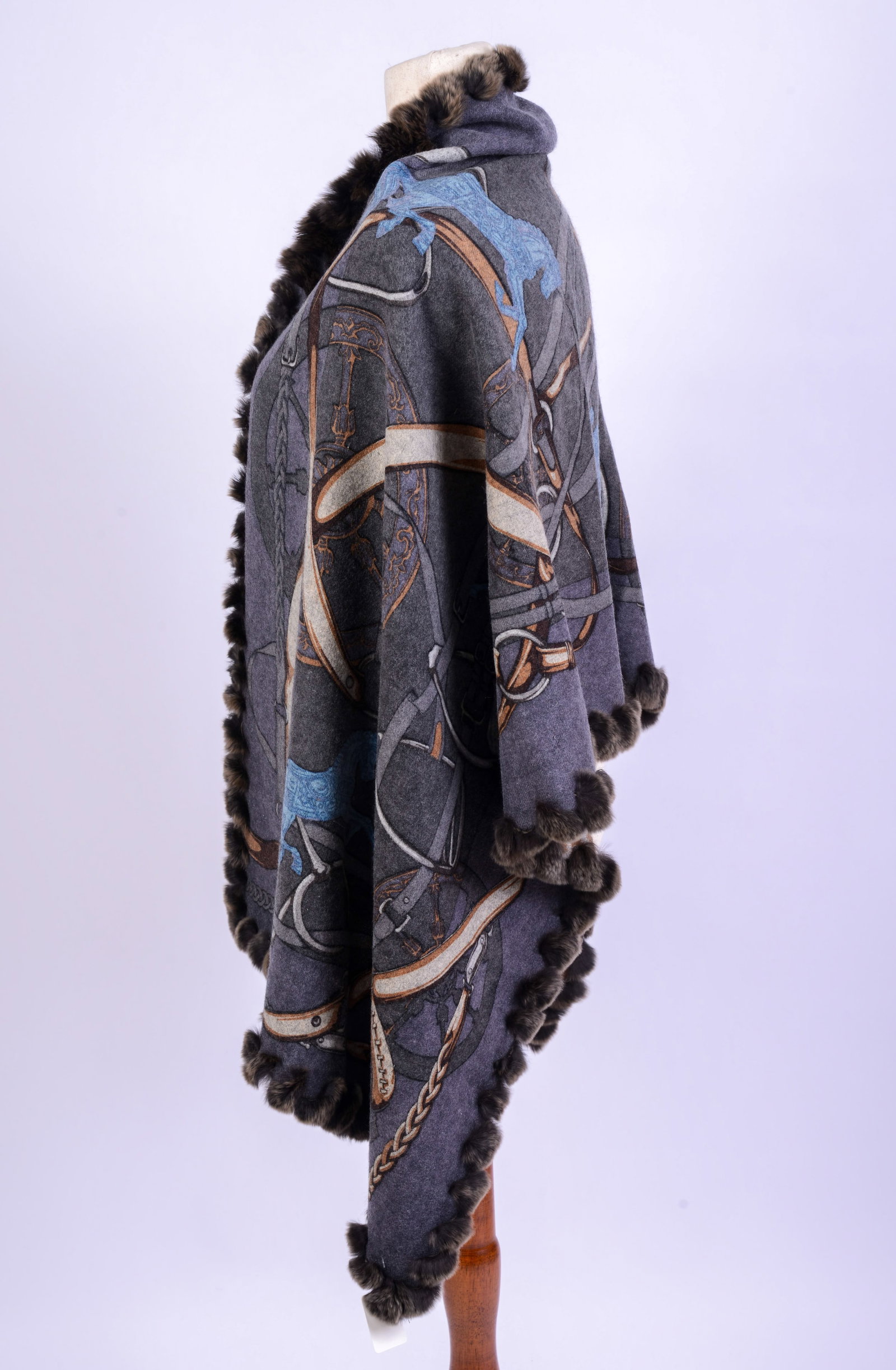 CF Charm Furs Throw. - 2