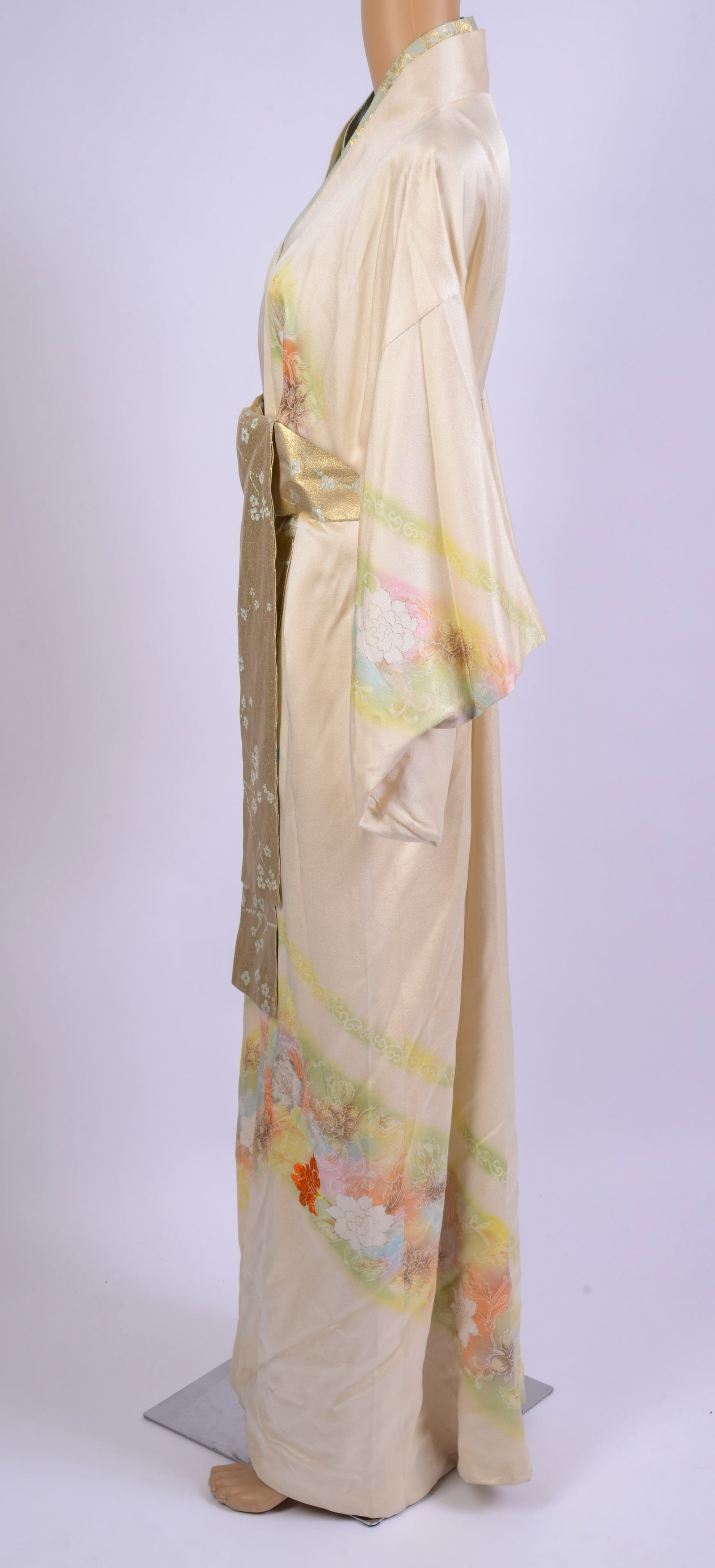 Kimono and Sash. - 2