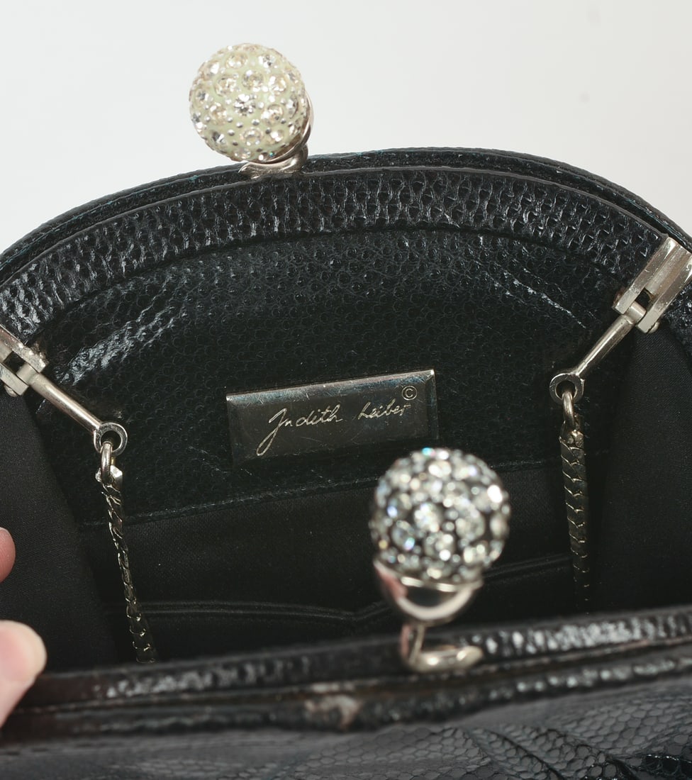 Judith Leiber Clutch. - 3
