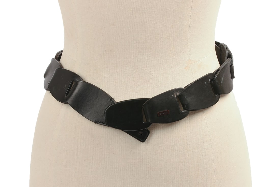 Gucci Leather Belt.: Length 30 inches.