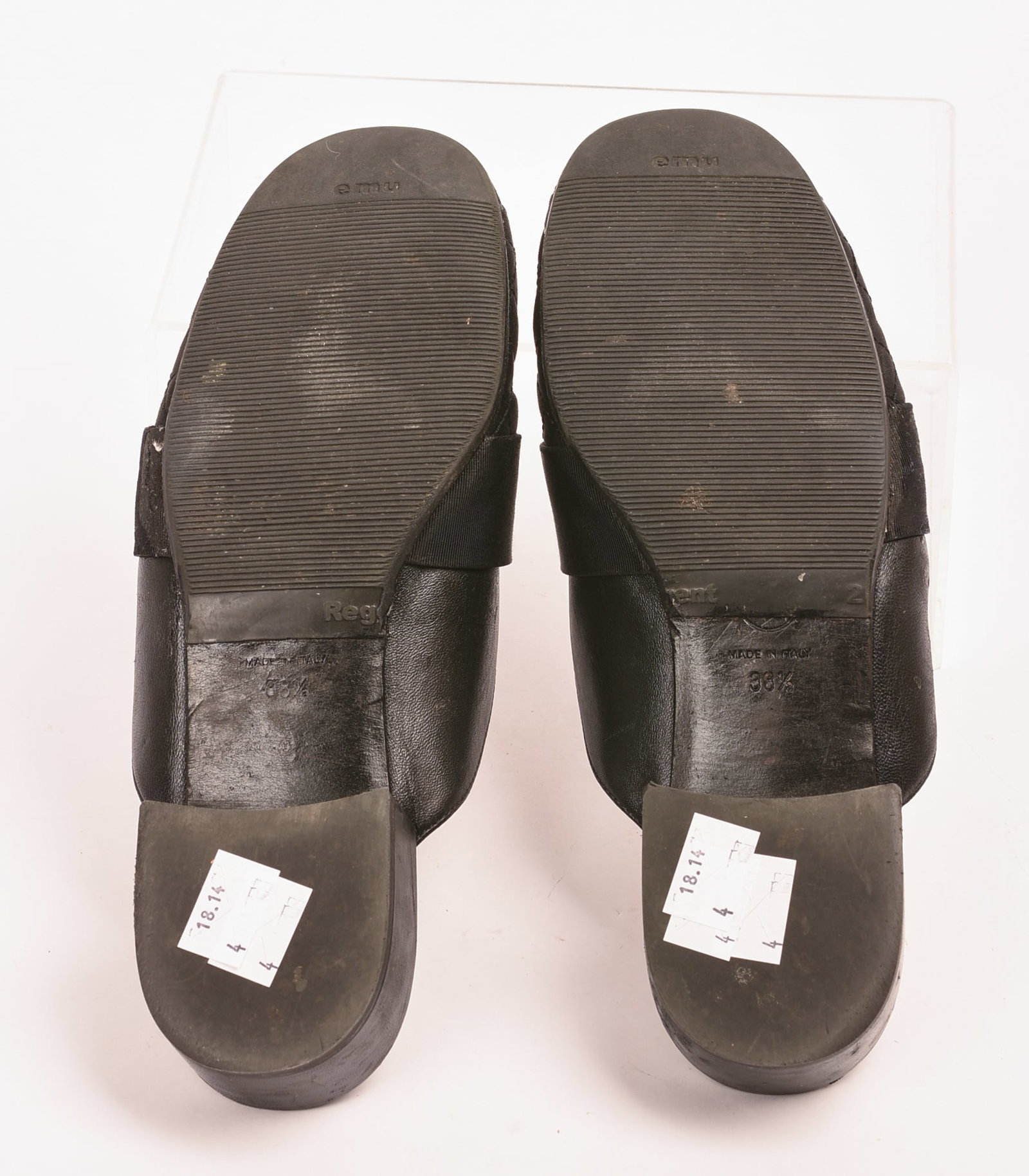 Gucci Logo Slides, Size 38.5. - 8