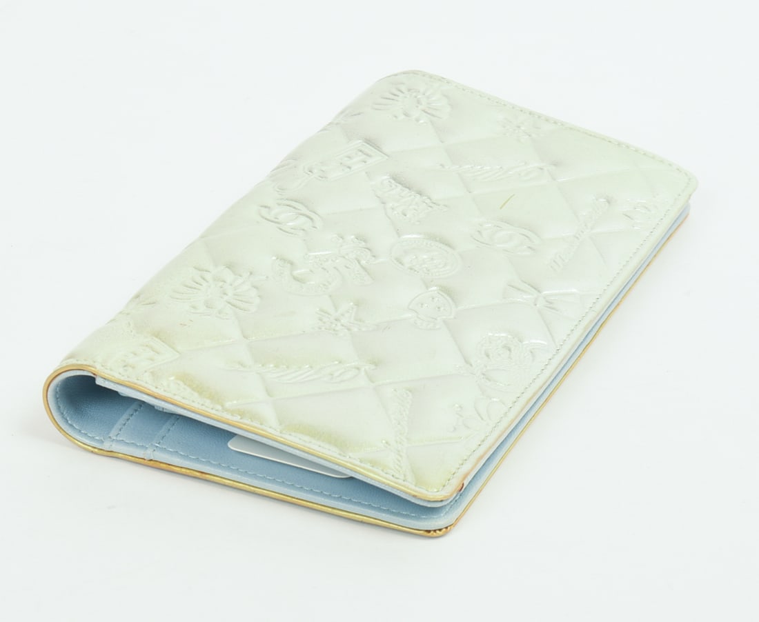 Chanel Silver Embossed Wallet. - 7