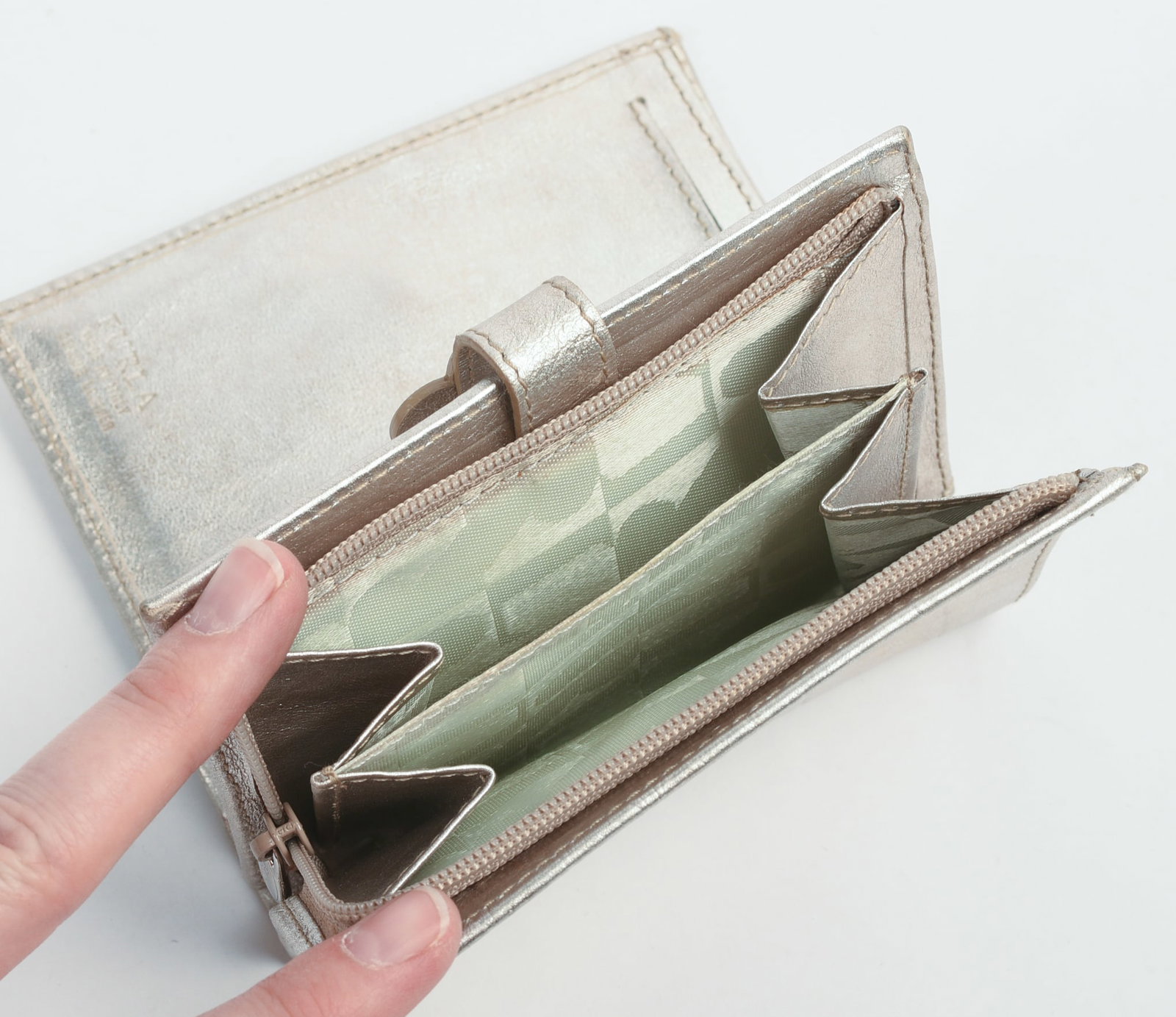 Furla Silver Crocodile Wallet. - 4