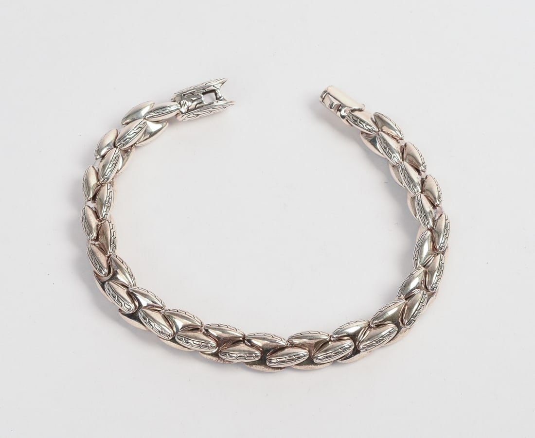 John Hardy Sterling Silver Bracelet. - 5