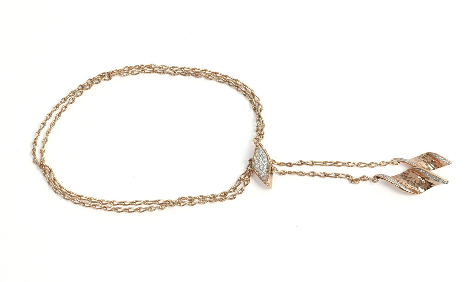 John Hardy 18K Diamond Bracelet.: Diameter 2.75 inches, 11.91 grams.
