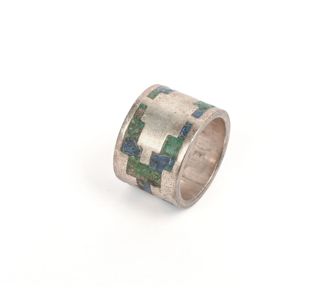 Navajo Sterling and Turquoise Ring.: Size 6.