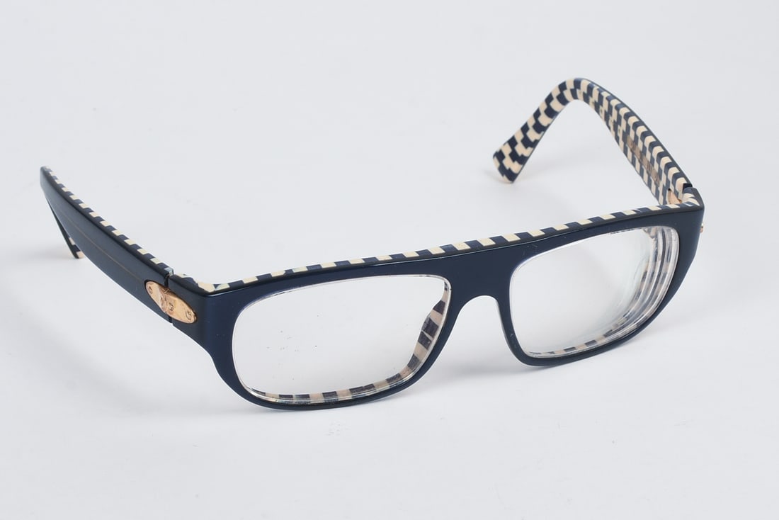 Louis Vuitton Glasses. - 2
