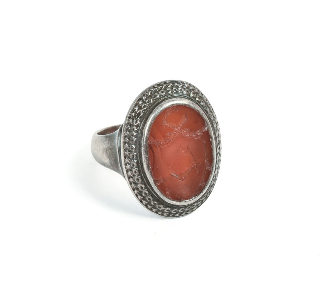Sterling Silver Ring with Amber Coat of Arms.: Size 7.