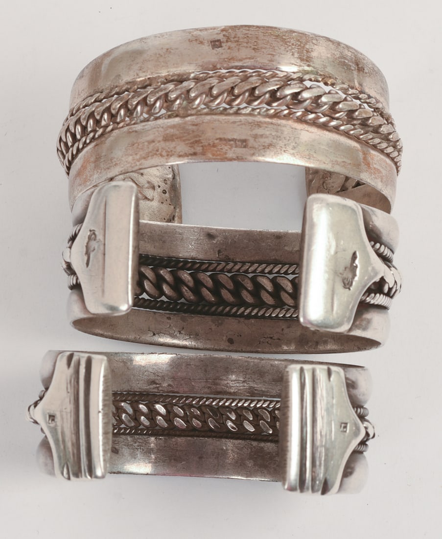 Eight Egyptian Bedouin Cuff Bracelets. - 4