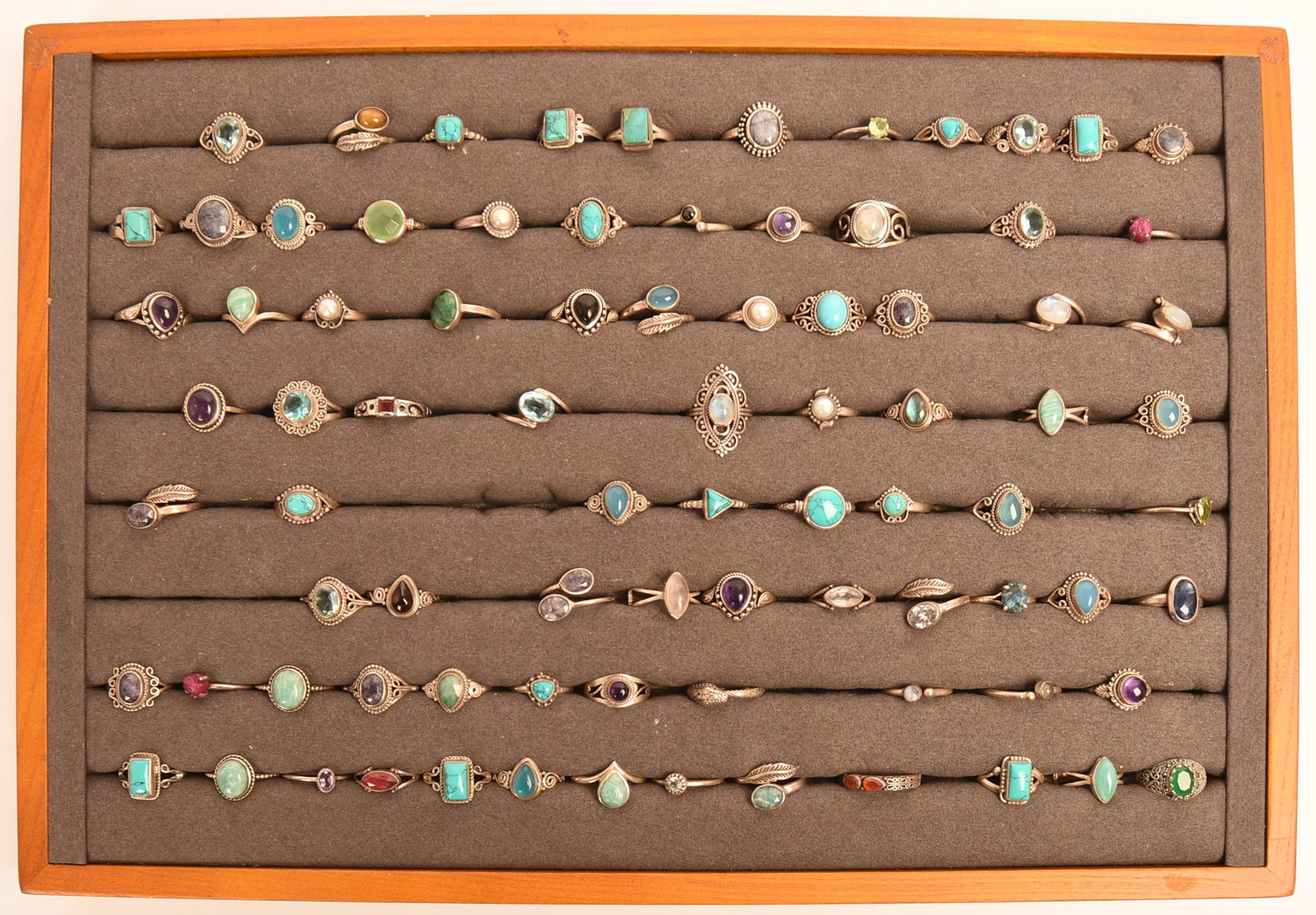 60+ Costume Jewelry Rings. (1 of 5)