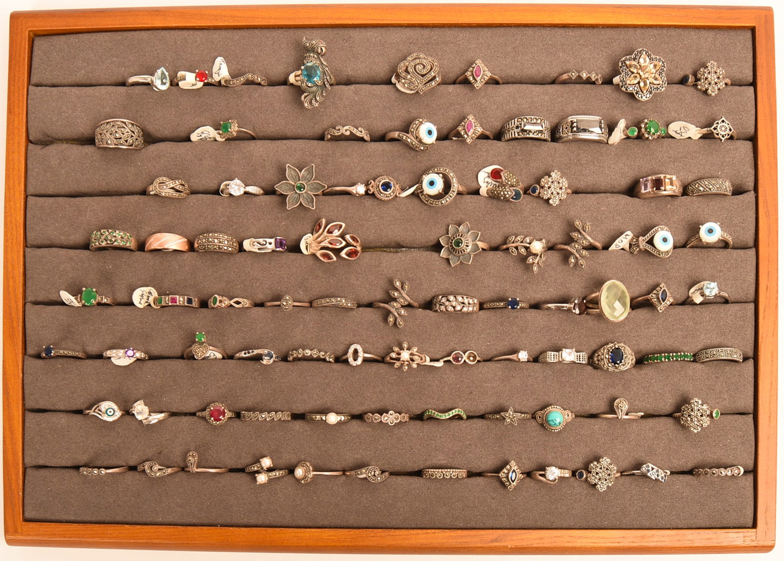 60+ Costume Jewelry Rings. (1 of 5)