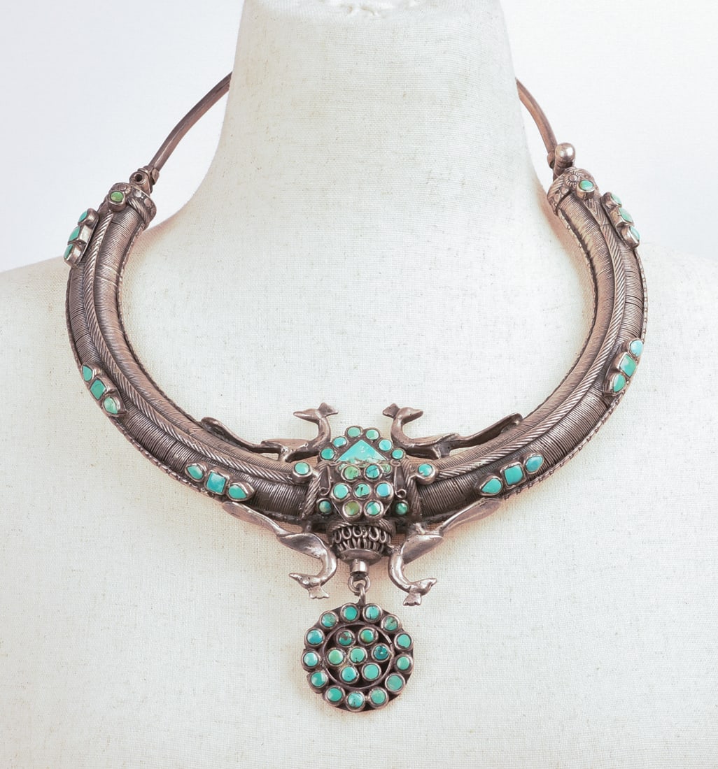 Indian Turquoise Necklace.: Diameter 7.5 inches.