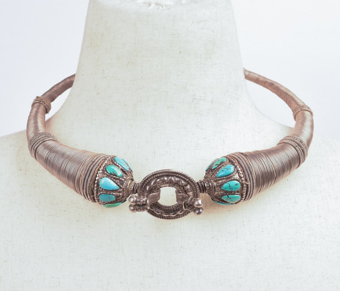 Indian Turquoise Necklace.: Diameter 6.5 inches.