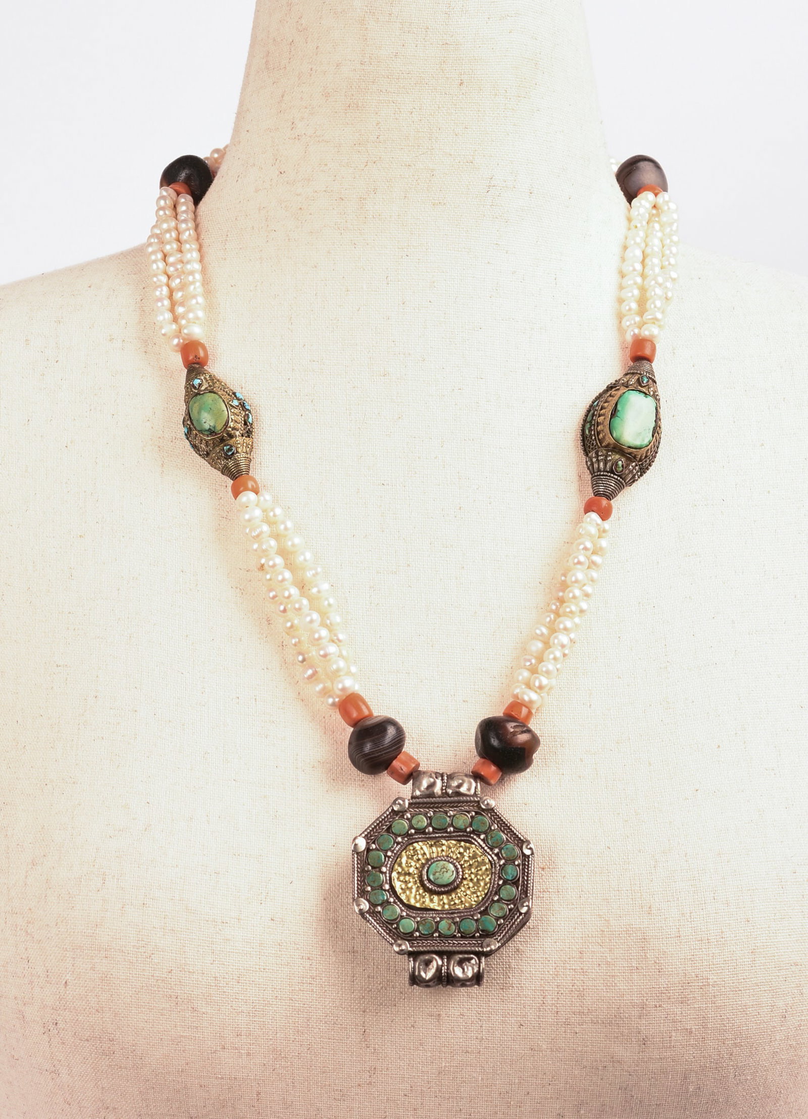 Tibetan Gau Box Pendant Necklace.: Pendant 3.5 x 3.75 inches, chain 22 inches.