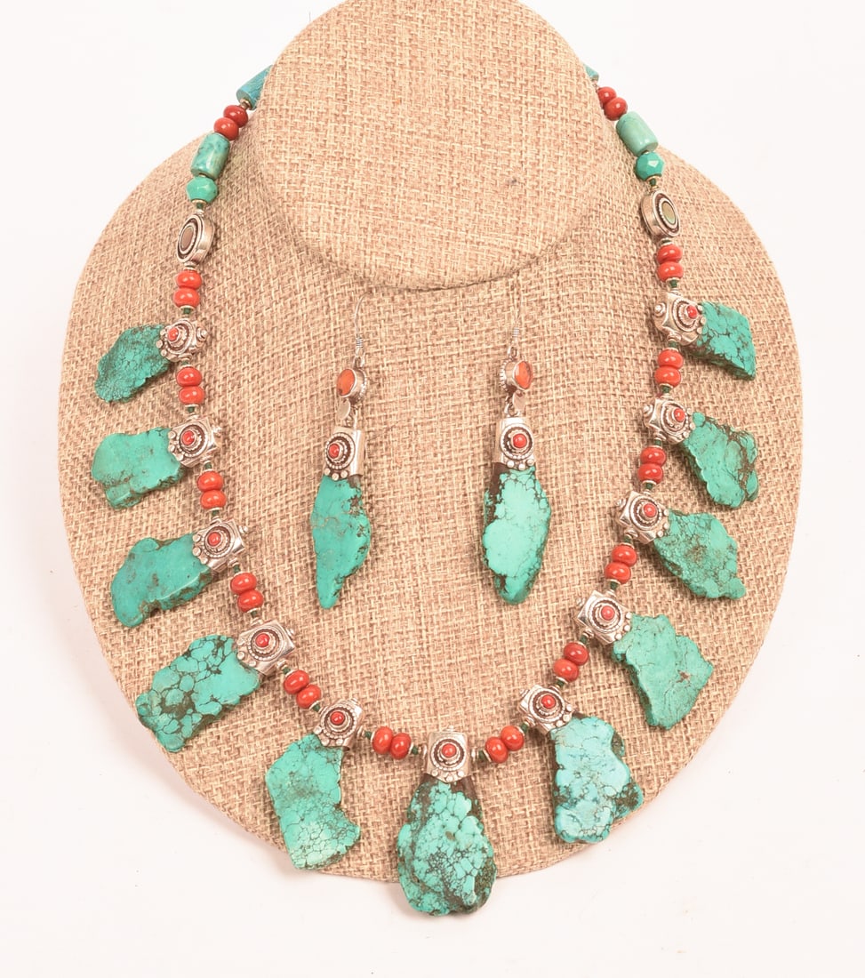 Turquoise Necklace and Earring Set.: Length of necklace 16 inches. Includes display stand.