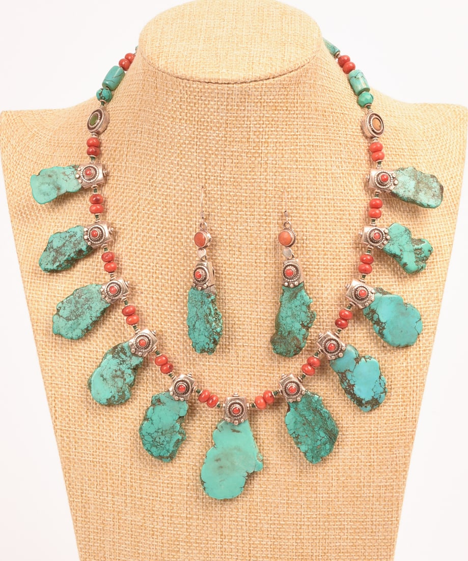 Turquoise Necklace and Earring Set.: Length of necklace 18 inches. Stand included.