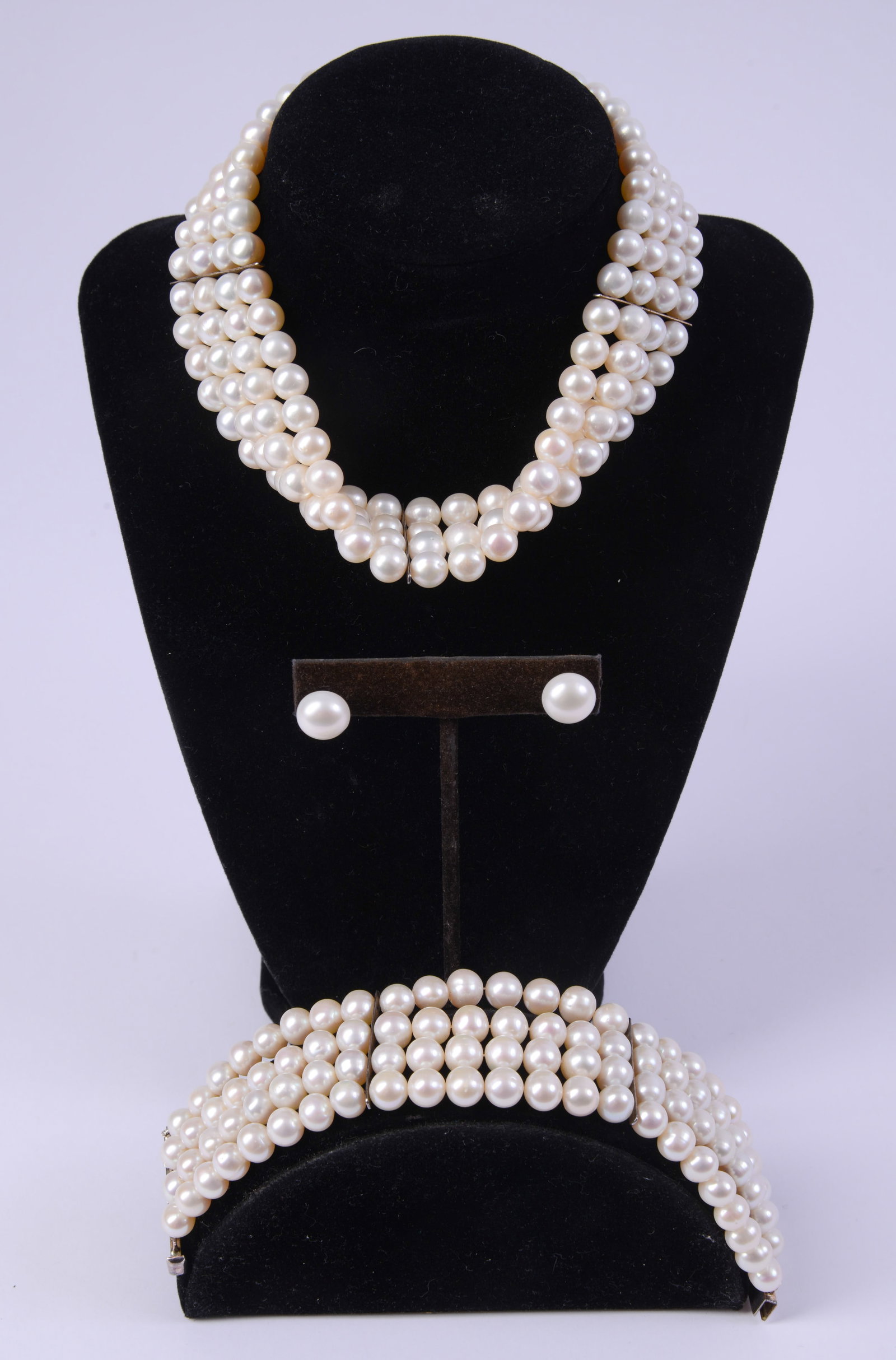 Faux Pearl Earring, Bracelet and Necklace Set.: Length of necklace 13 inches.