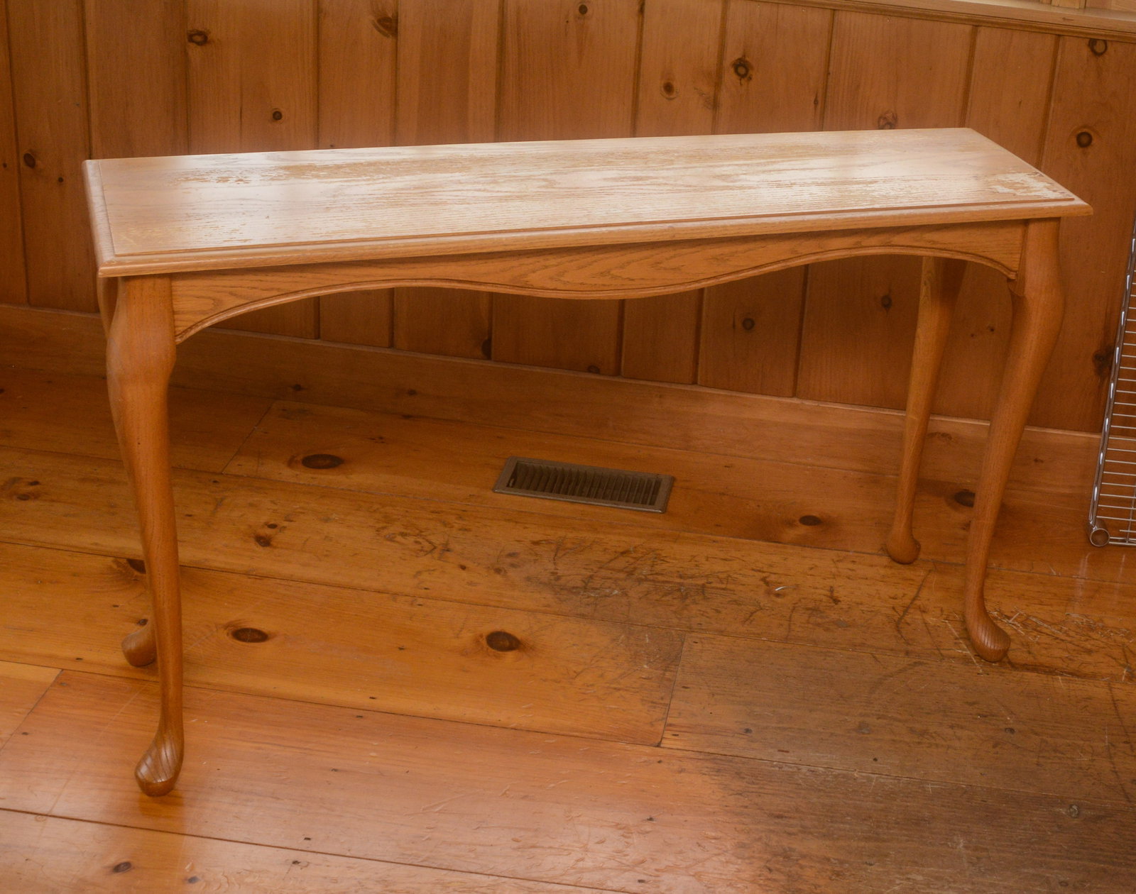 Queen Anne Style Oak Sofa Table. - 3