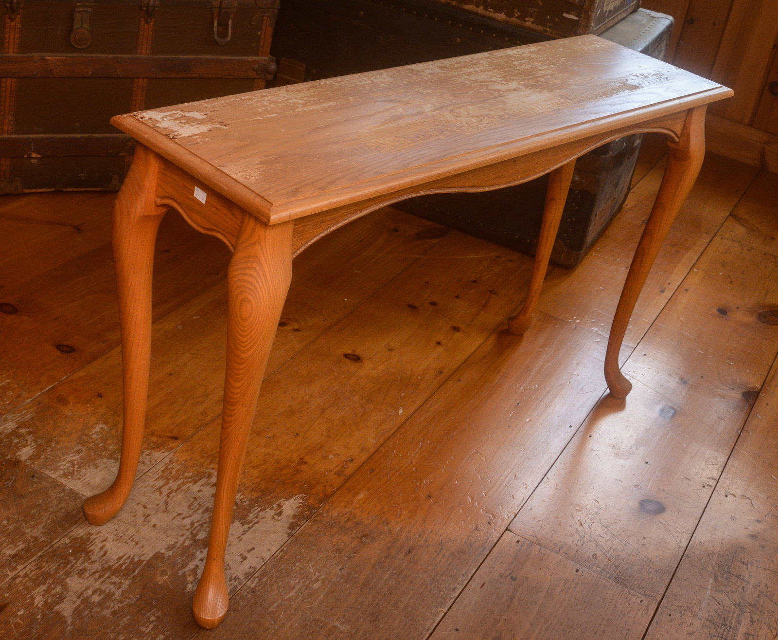 Queen Anne Style Oak Sofa Table. - 4