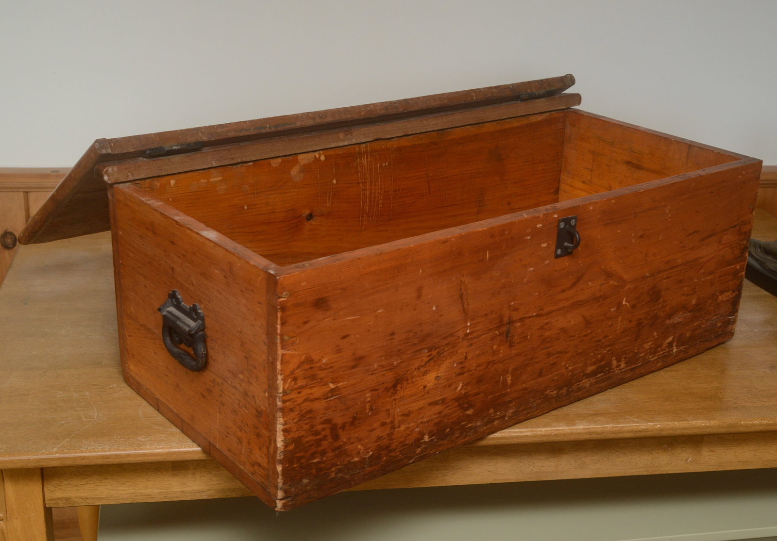 Small Pine Chest. - 3