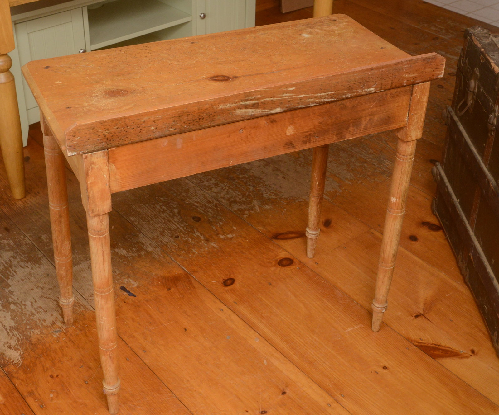 Pine Sheraton Work Table. - 3