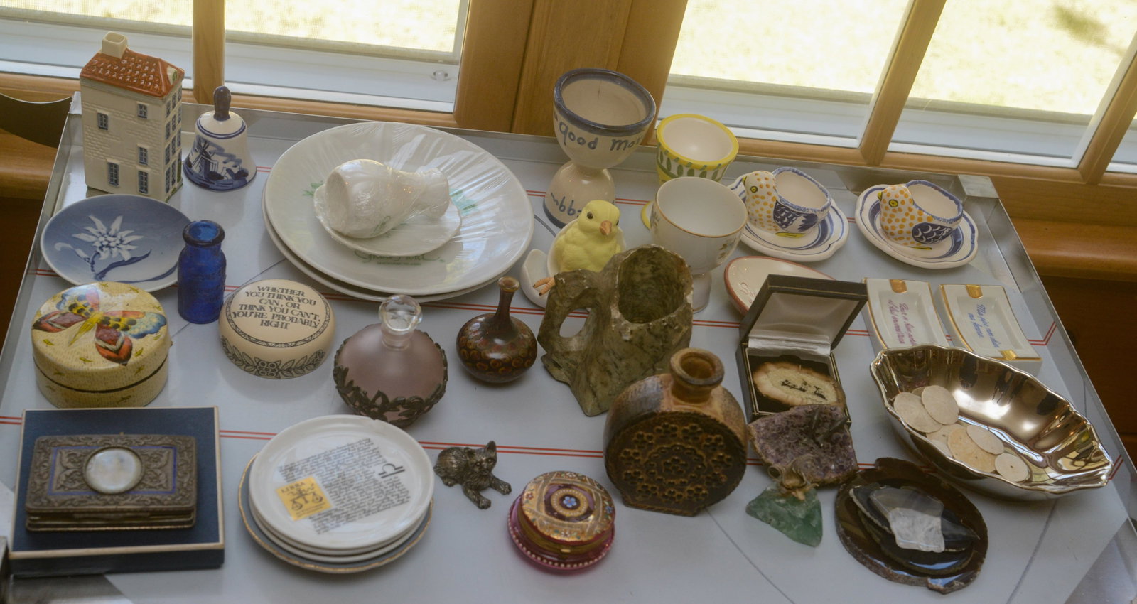 Group of Small Decorative Items. (1 of 12)
