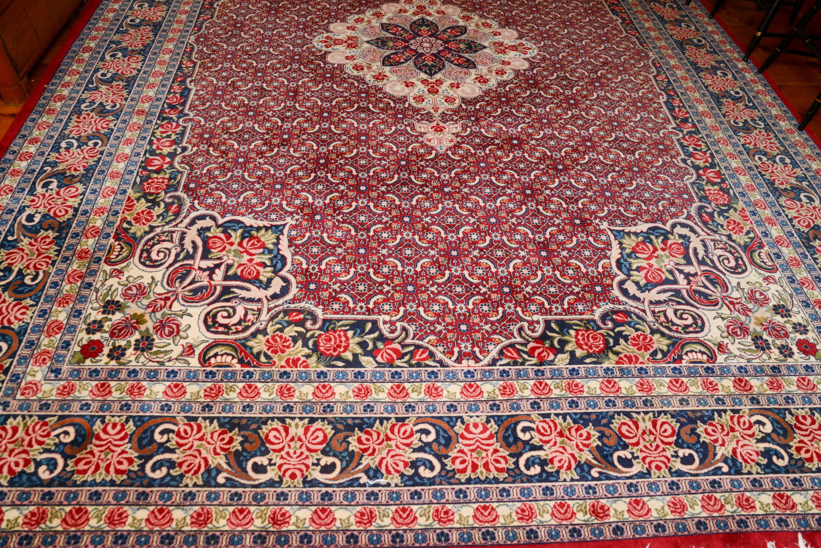 Room Size Wool Oriental Carpet. - 4