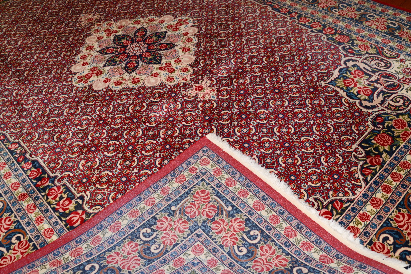 Room Size Wool Oriental Carpet. - 5