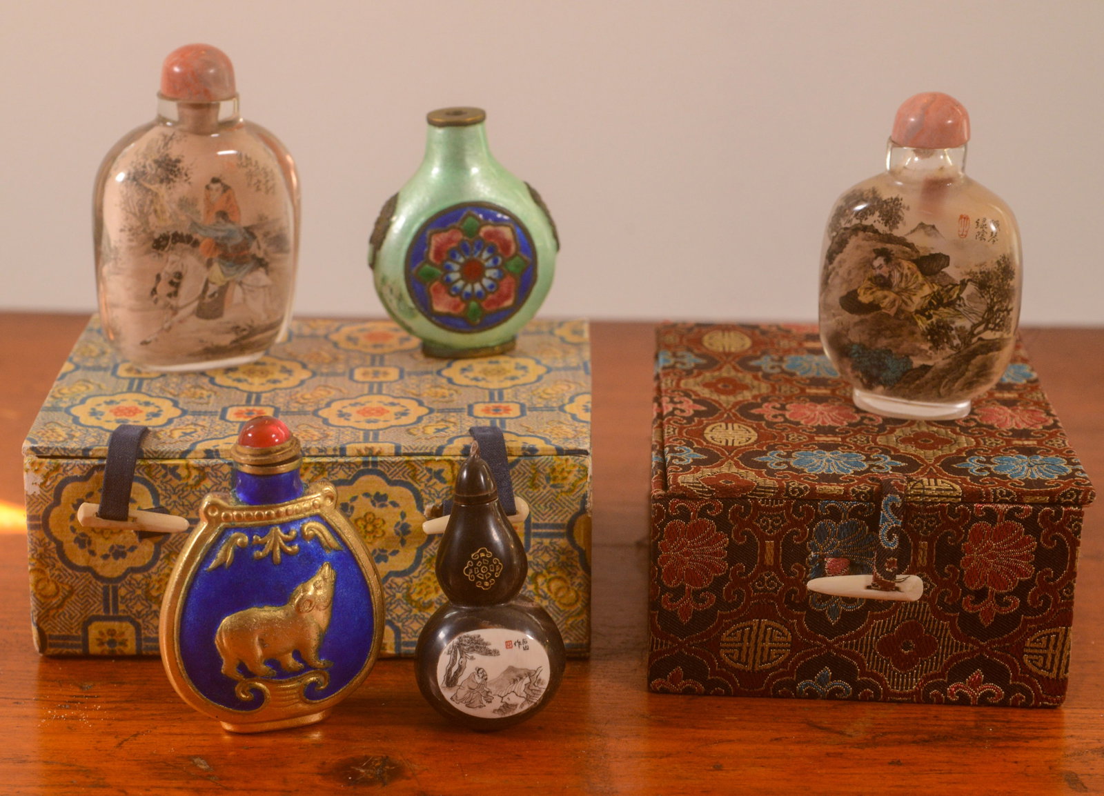 Five Chinese Snuff Bottles. (1 of 7)