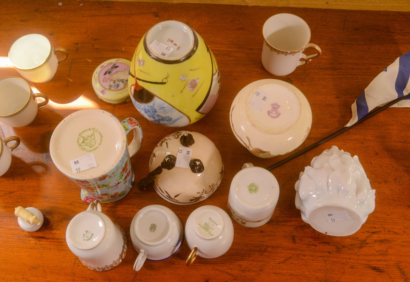 Group of Decorative Objects. - 6