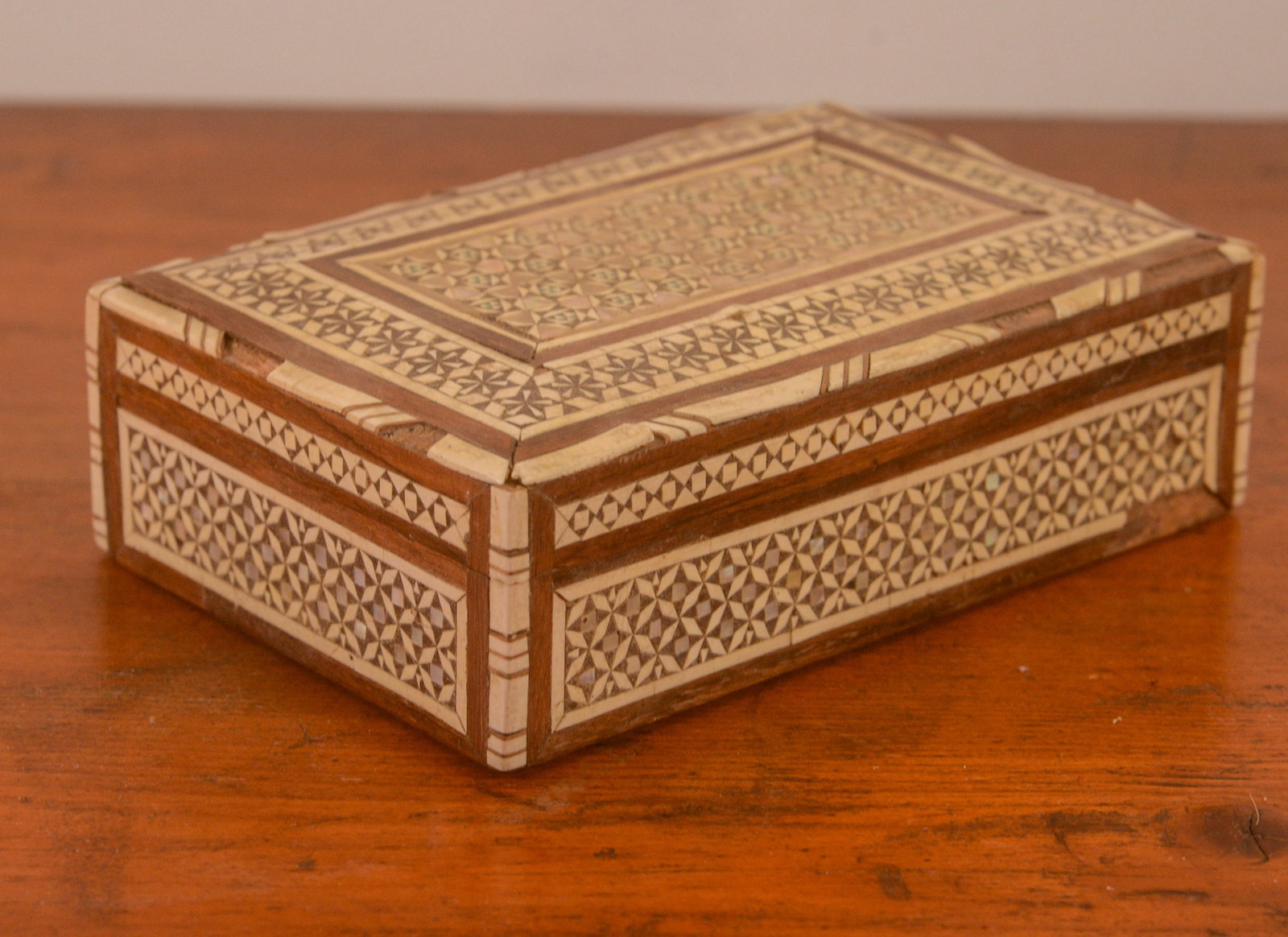 Anglo Indian Inlaid Box.: 2 x 6 x 4 inches. Some losses.