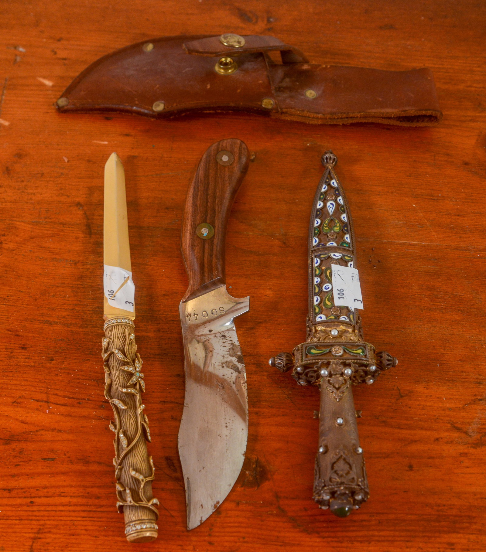 Three Daggers. - 2