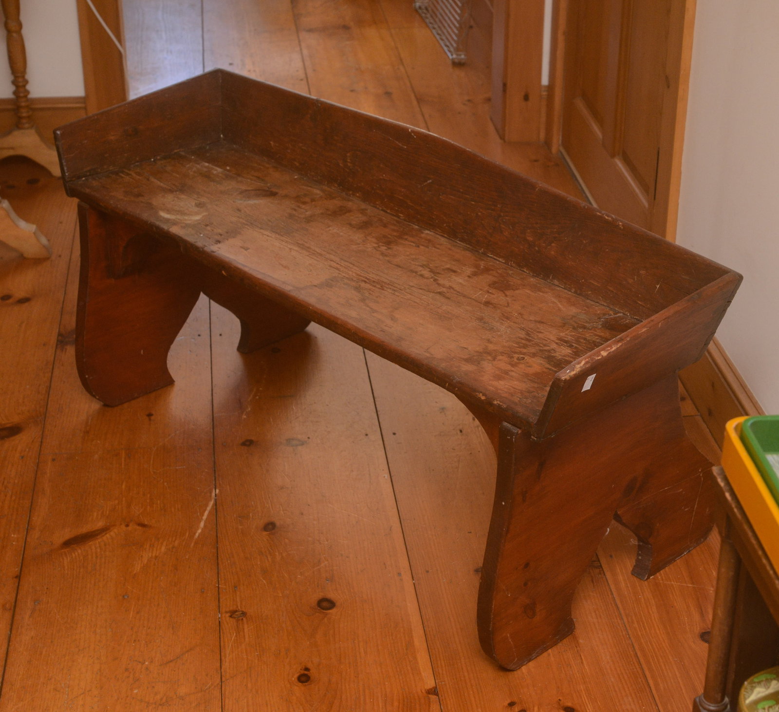 Pine Bench. - 2