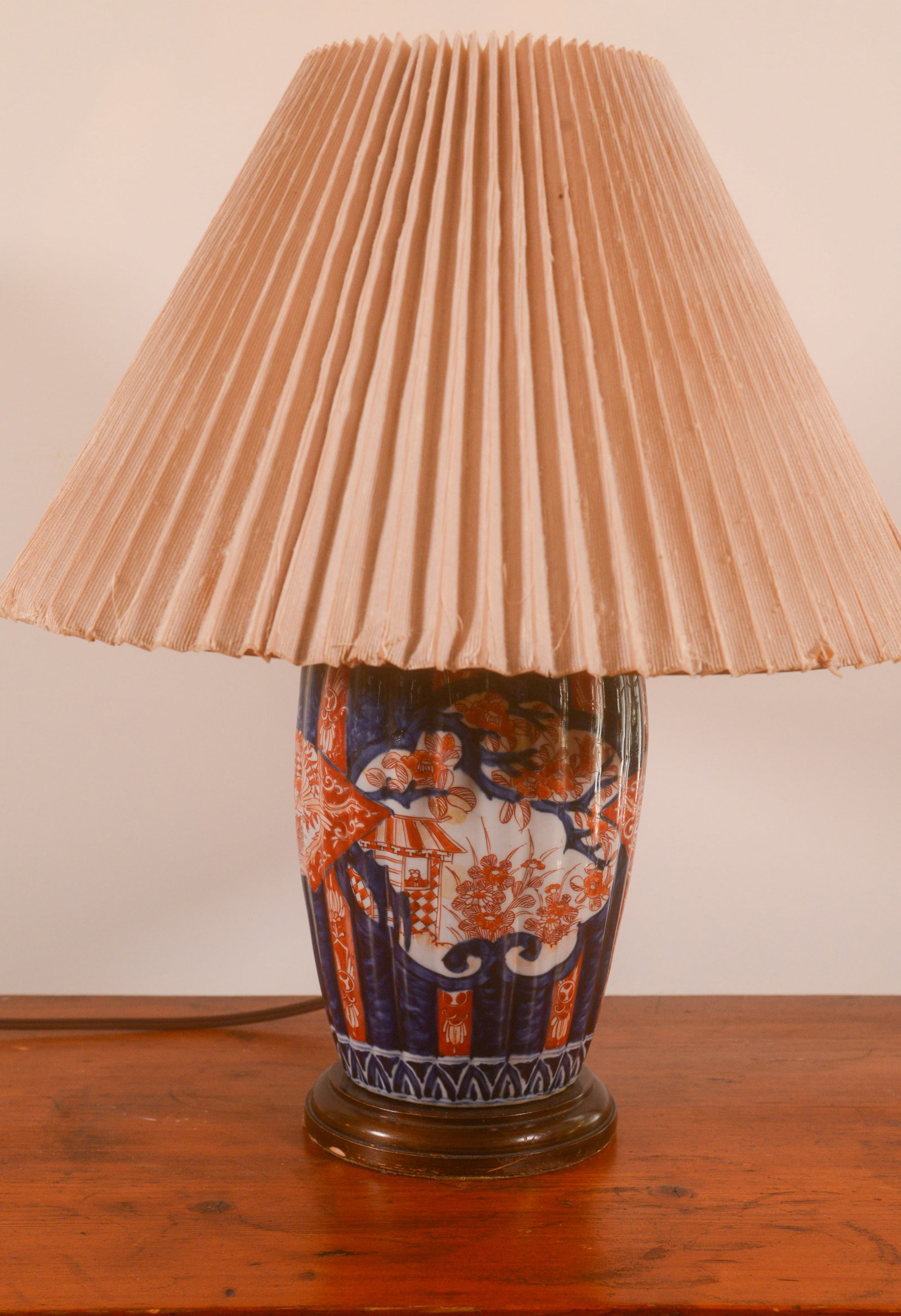 Japanese Imari Table Lamp.: Height 21 inches, good condition.