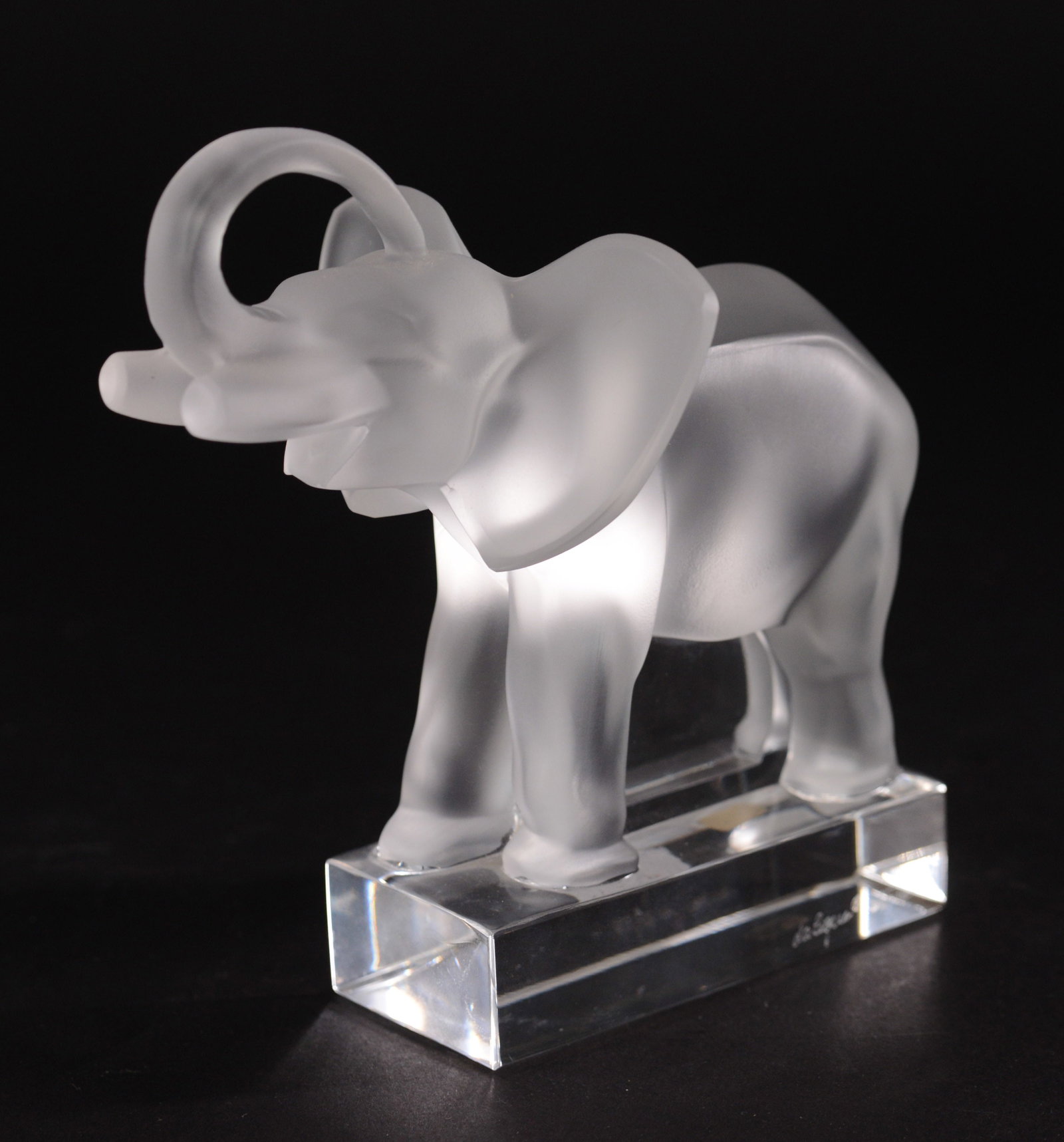 Lalique Crystal Elephant. (1 of 5)