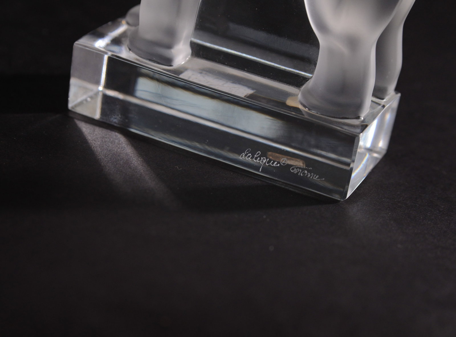 Lalique Crystal Elephant. - 3