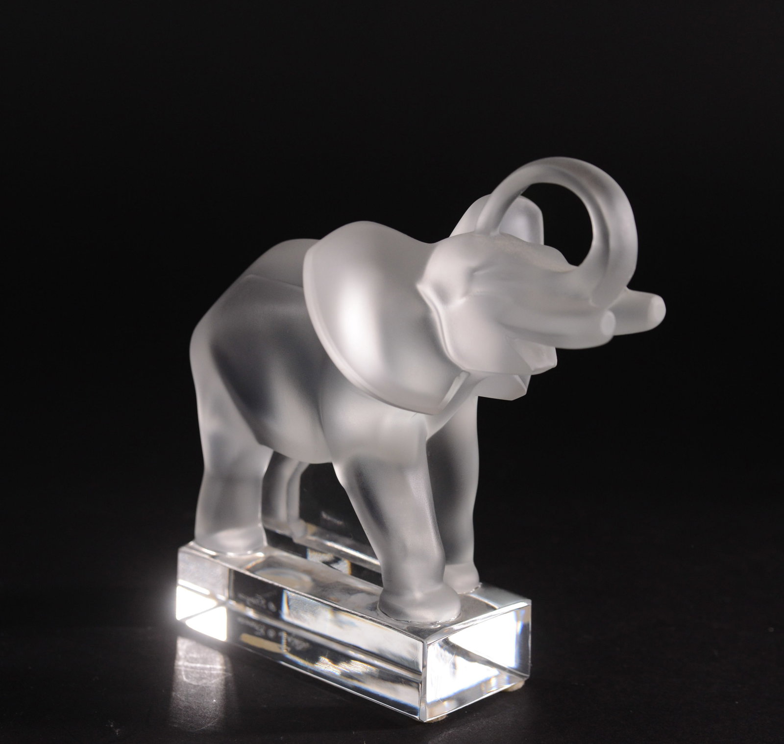 Lalique Crystal Elephant. (1 of 5)