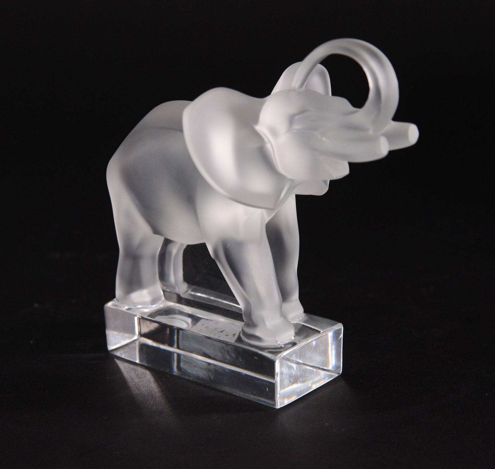 Lalique Crystal Elephant. - 3