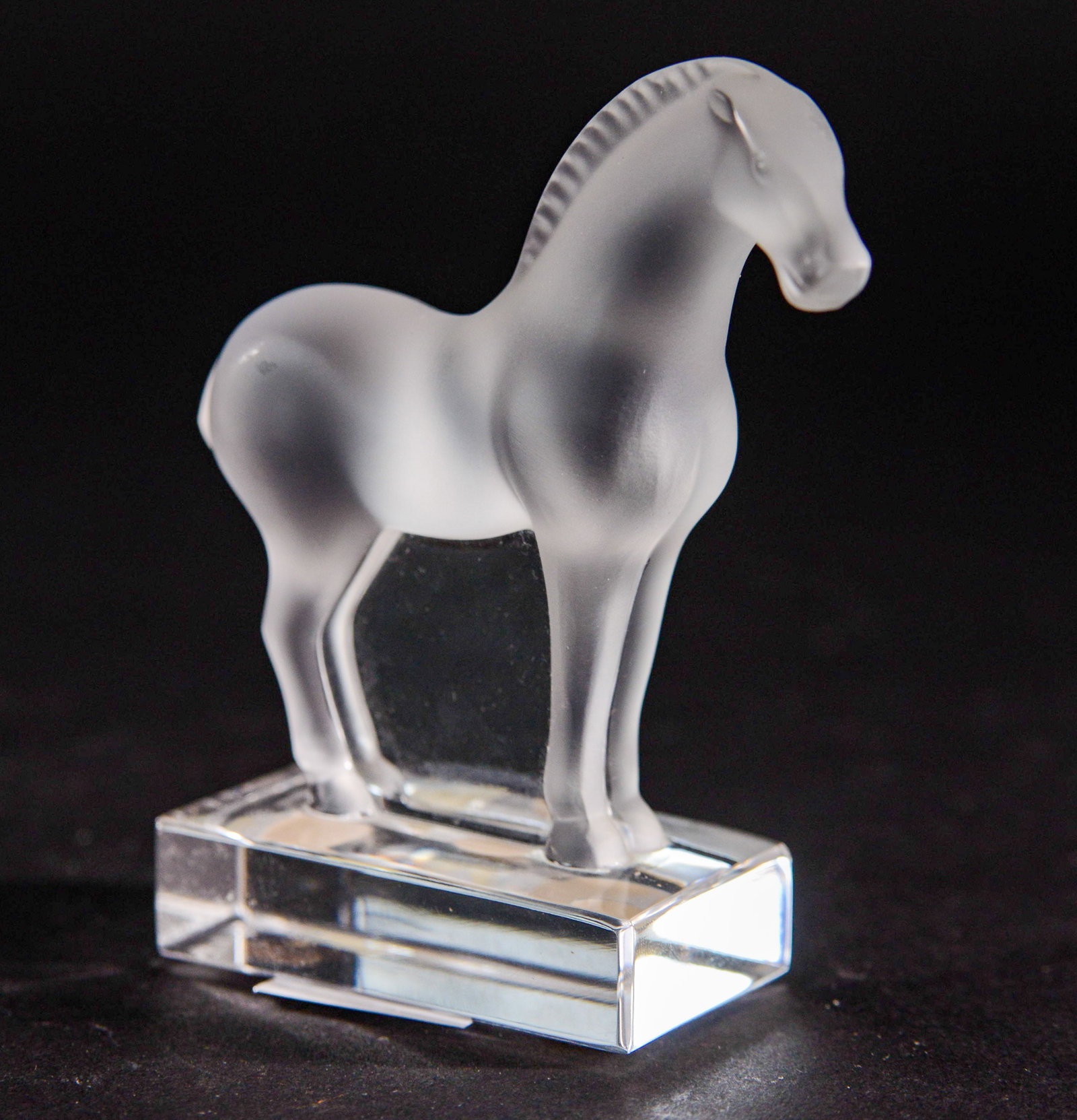 Small Lalique Crystal Horse.: Length 3.75 inches. Good condition.