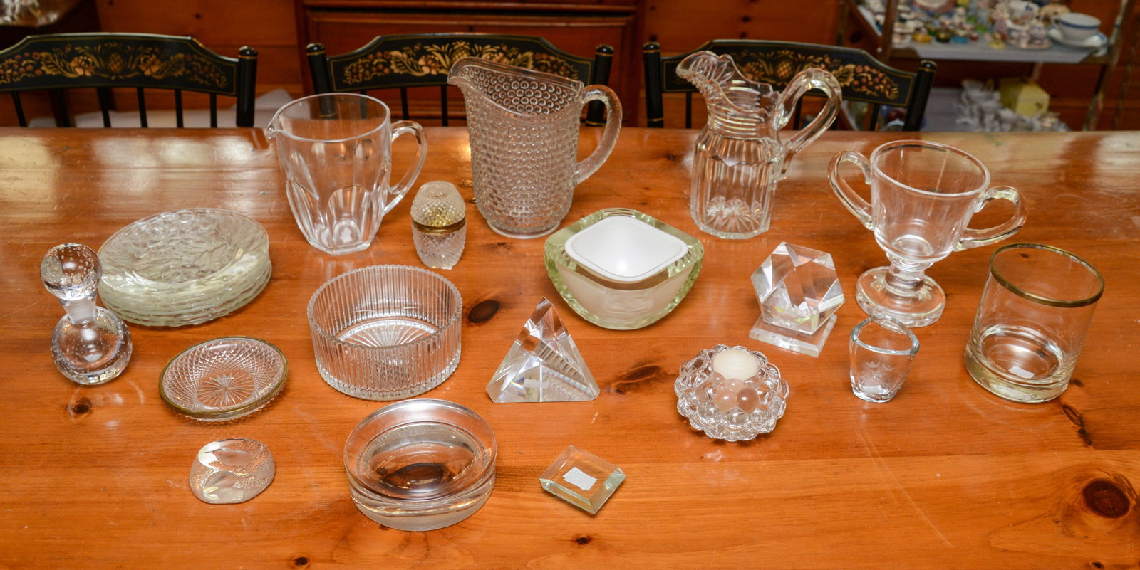 Collection of Glass Items. (1 of 6)