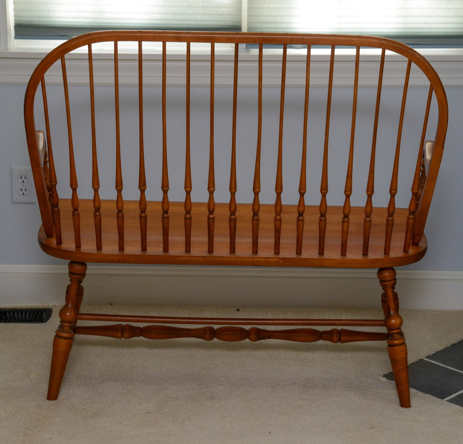 Windsor Style Bench. - 2