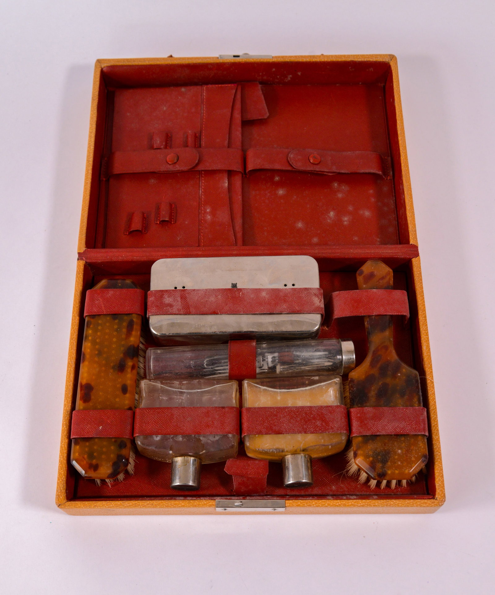Antique Tortoise Shell Pattern Men's Grooming Kit.: In fitted box, 2.5 x 11 x 8 inches.