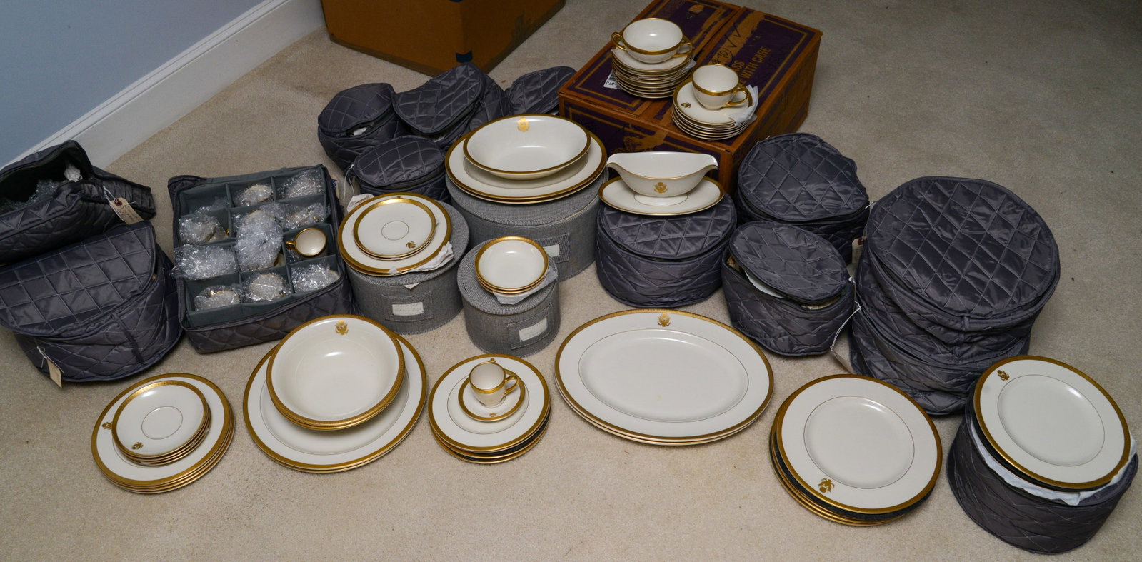Pickard China Presidential Seal Part Dinner Service.: Dinner plates, salad plates, teacups, saucers, and others.