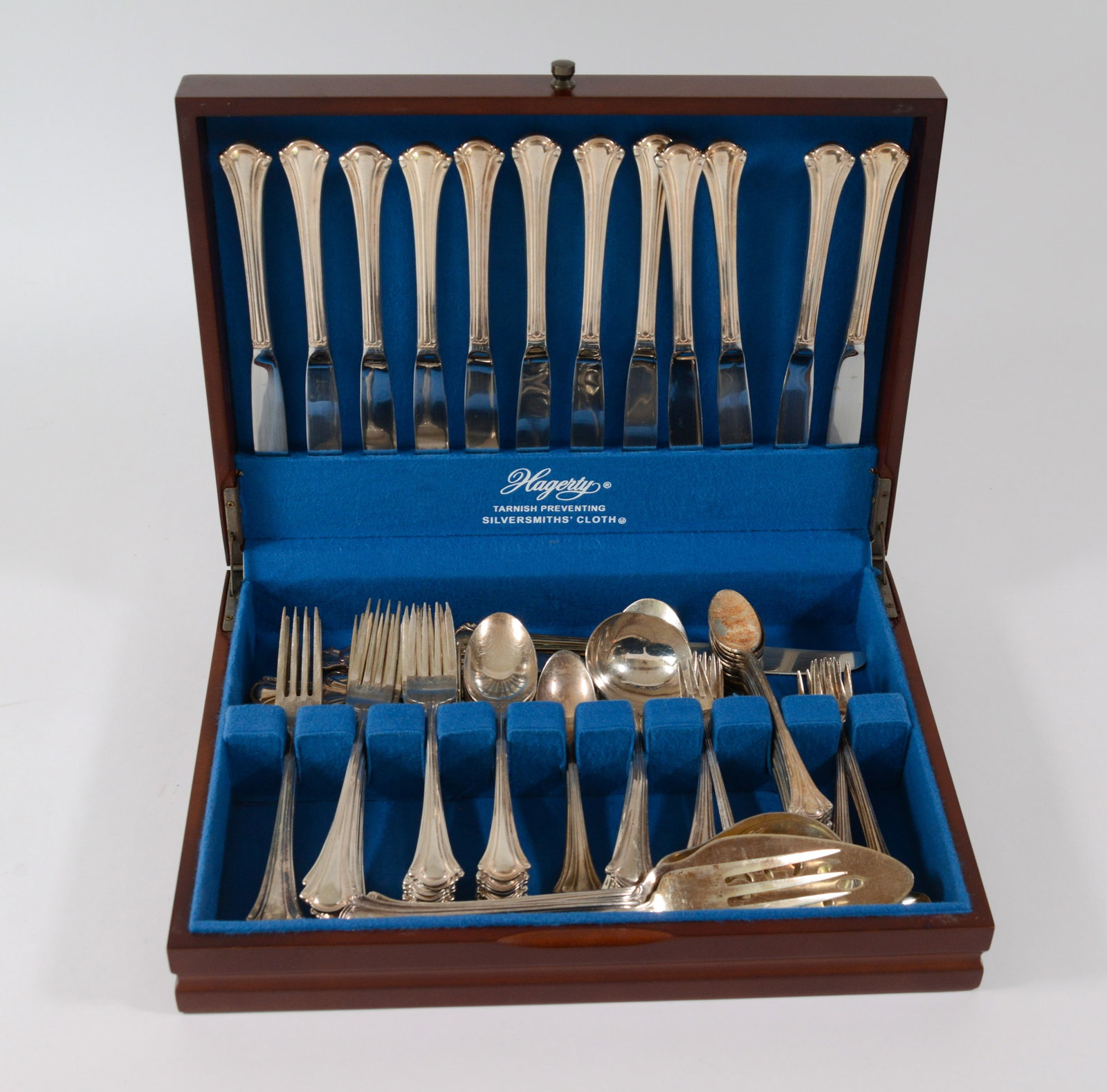 International Deep Silver Flatware Service.: In a fitted box.