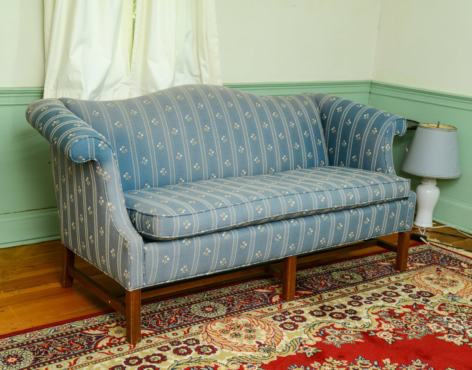 Hepplewhite Style Sofa. - 2