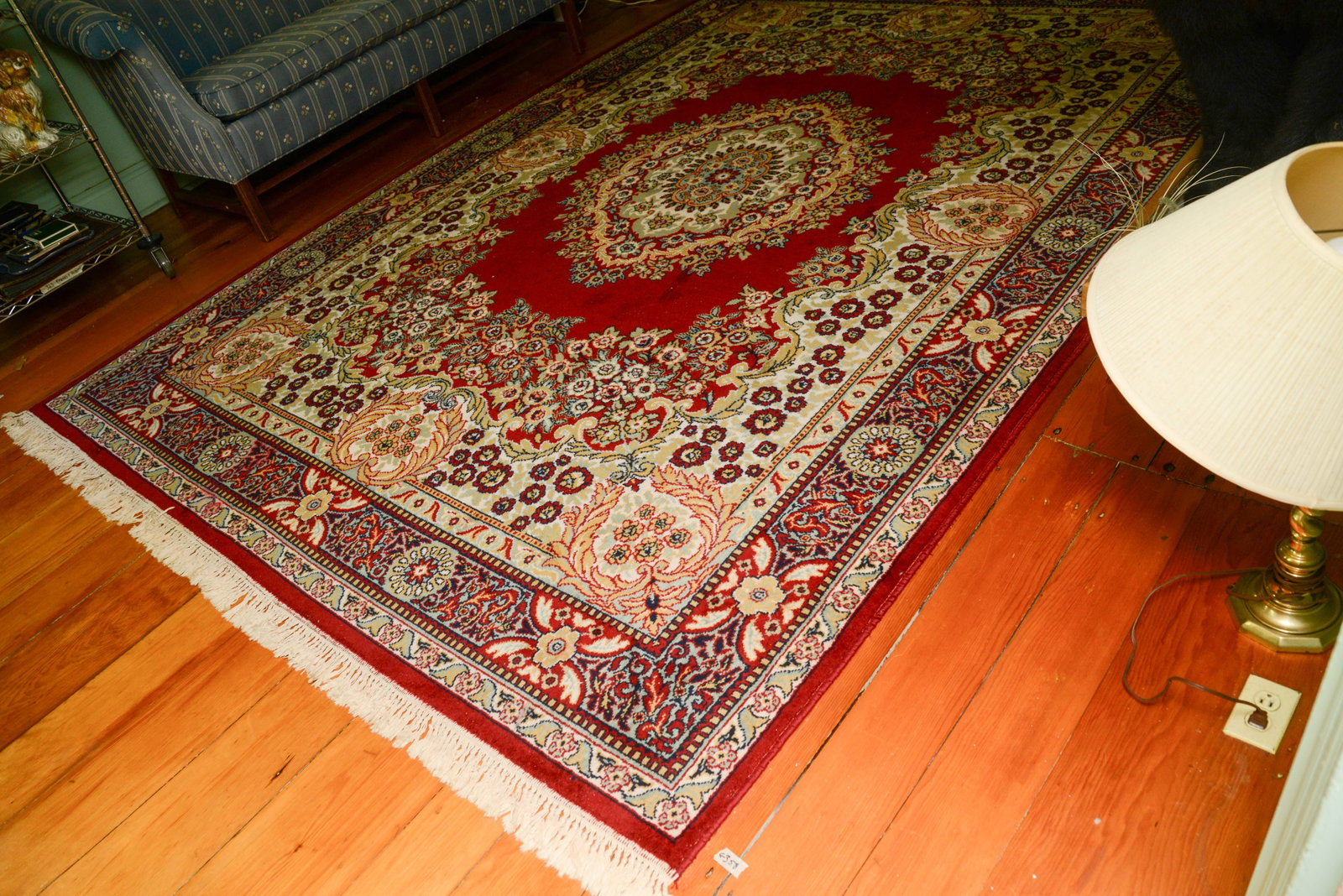 Room Size Wool Oriental Carpet. - 2