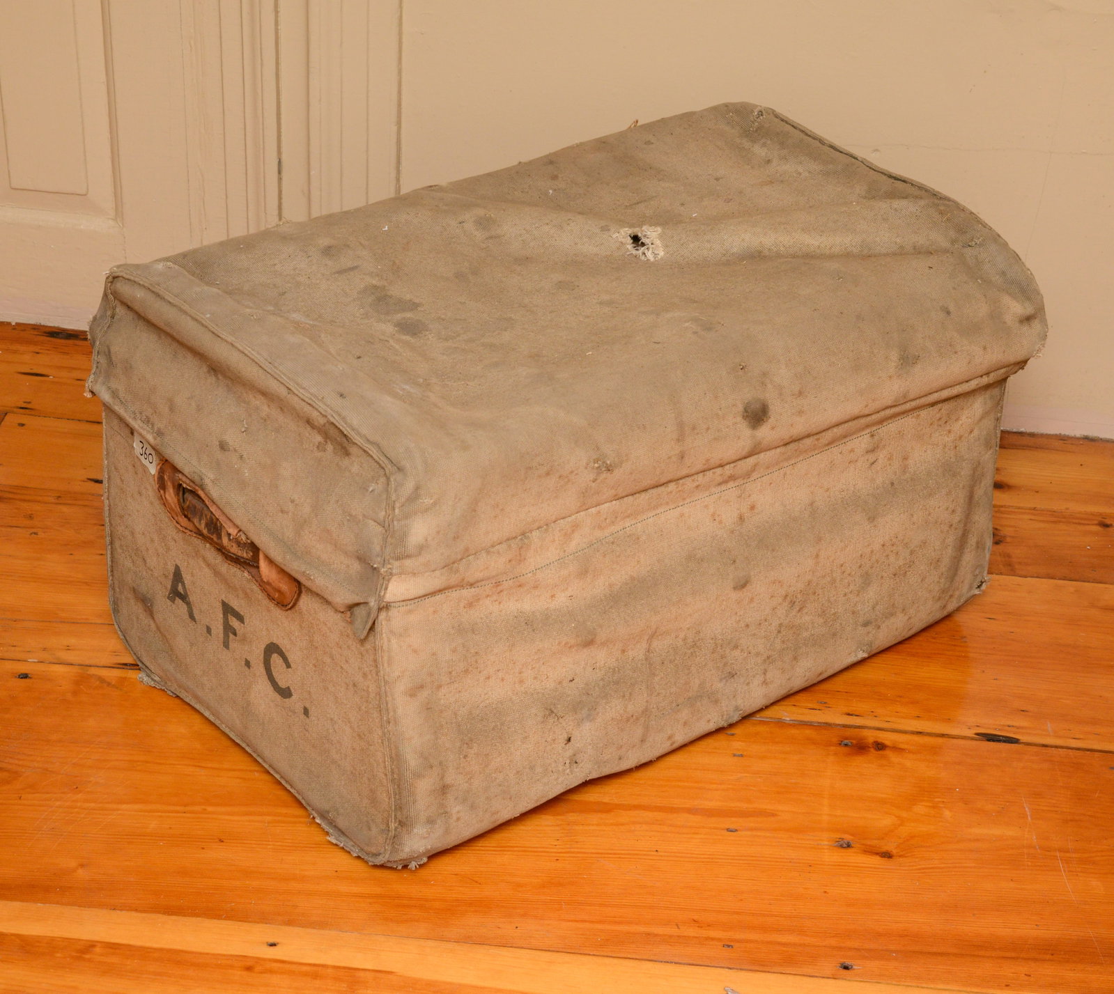 Leather Steamer Trunk. - 5