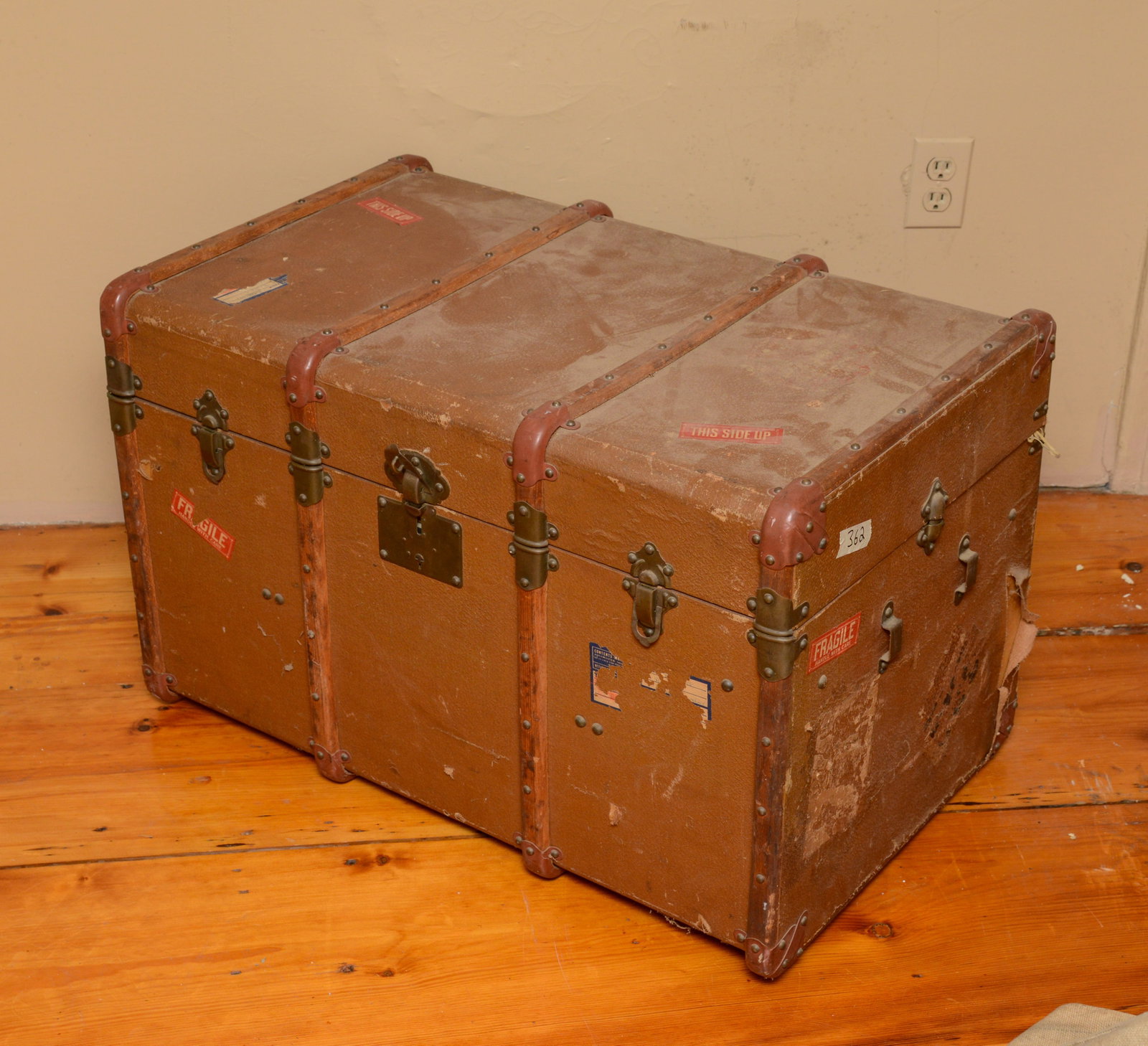 Antique Steamer Trunk.: 20 x 31 x 19 inches. NO SHIPPING AVAILABLE. This item must be picked up Friday, June 19th in Kennebunkport, Maine.