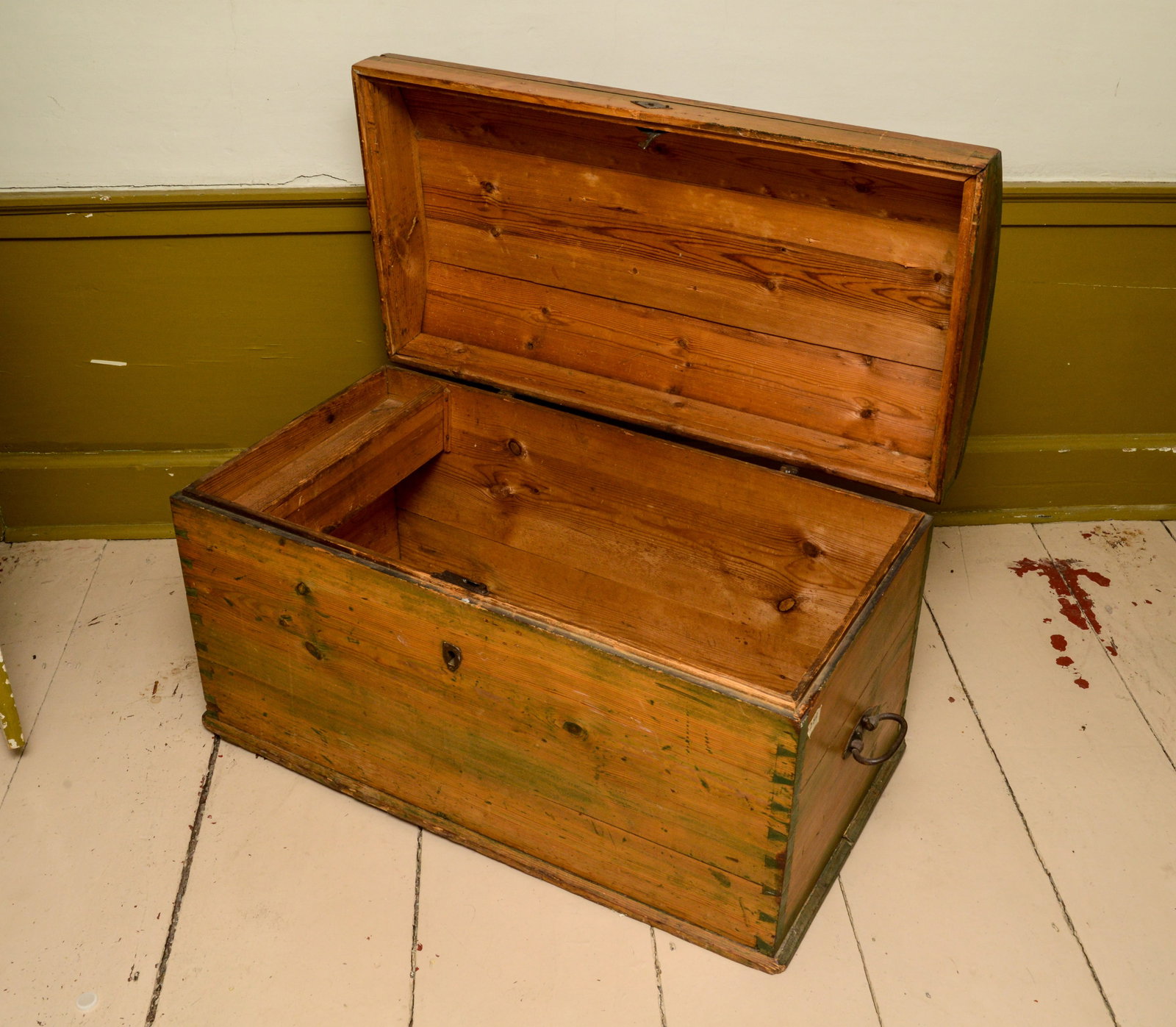 Pine Dome Top Box. - 3
